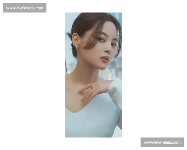 辛芷蕾以独特气质诠释新时代女性力量与荧幕魅力蜕变之路